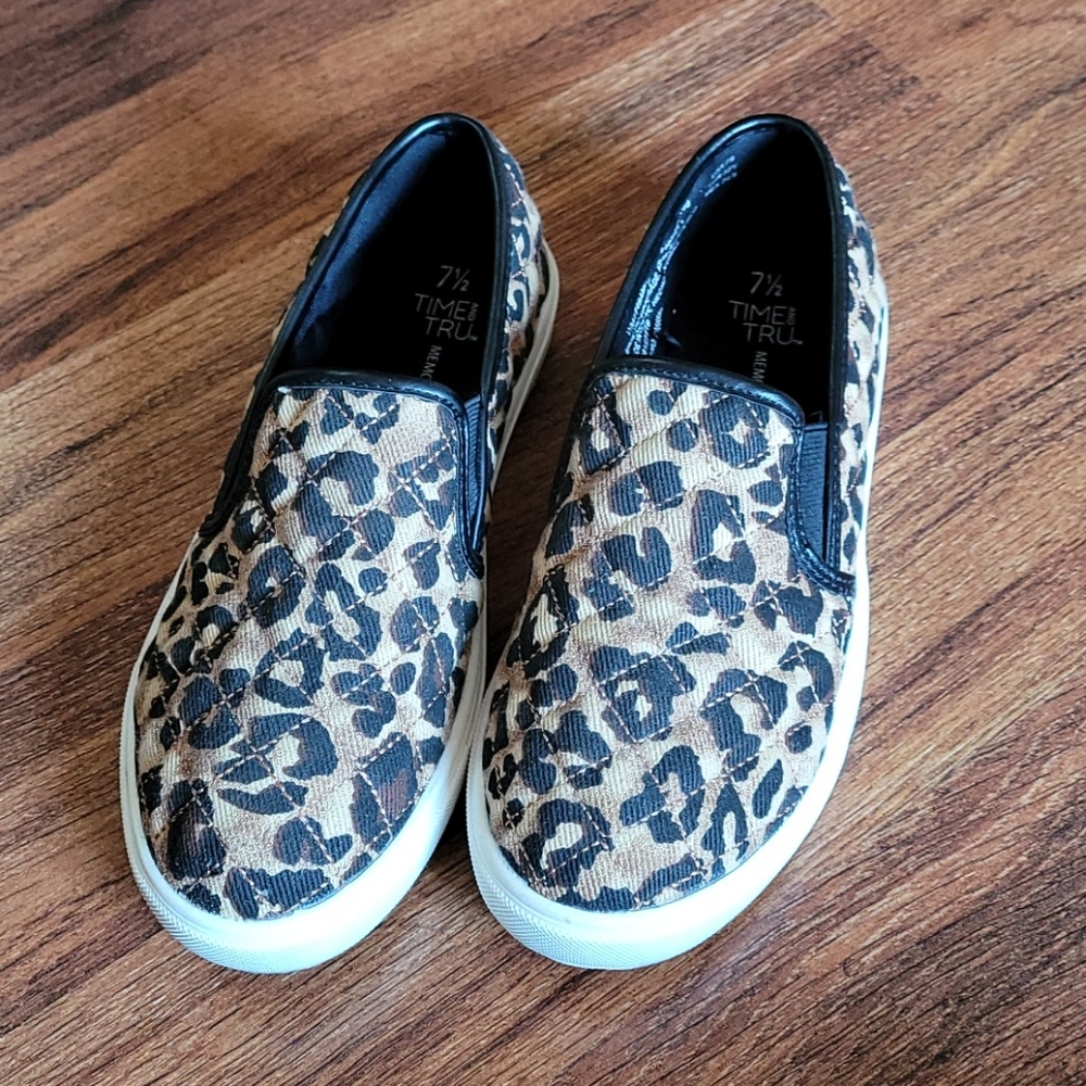 Time and tru leopard slip ons